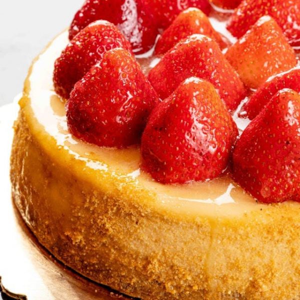 New York Strawberry Cheesecake – Ferrara Bakery